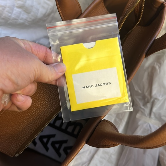 Marc Jacobs The Tote Leather New with Tags and Dust Bag - Picture 10 of 10